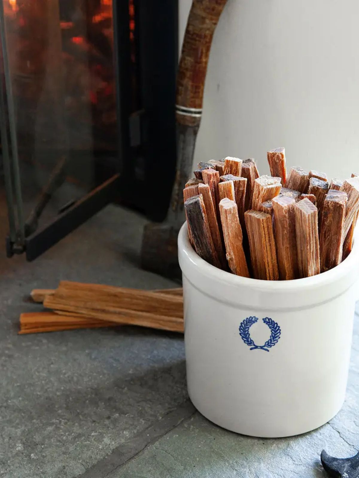 Laurel Fireside Crock